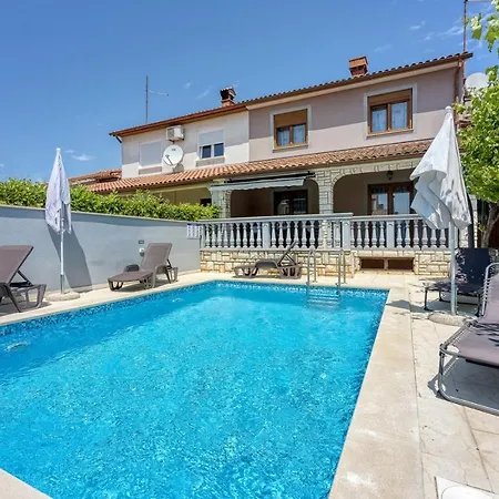 House Monte Grande * プーラ